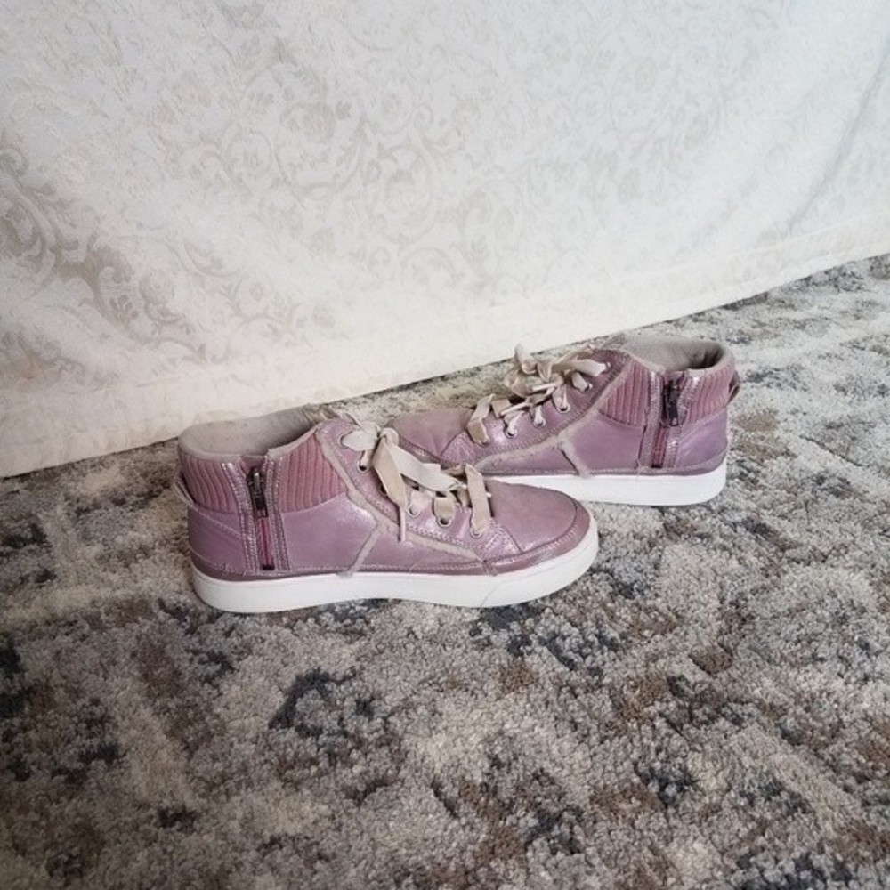 UGG Australia Addie Sneakers - Picture 4 of 11